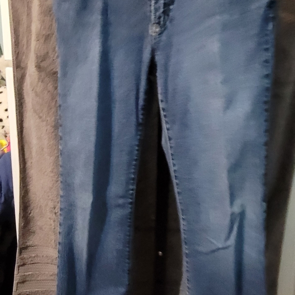 Tommy Hilfiger Jeans Ladies Size7 Short Junior Midrise EMBROIDERED Jeans Pockets - Picture 8 of 16